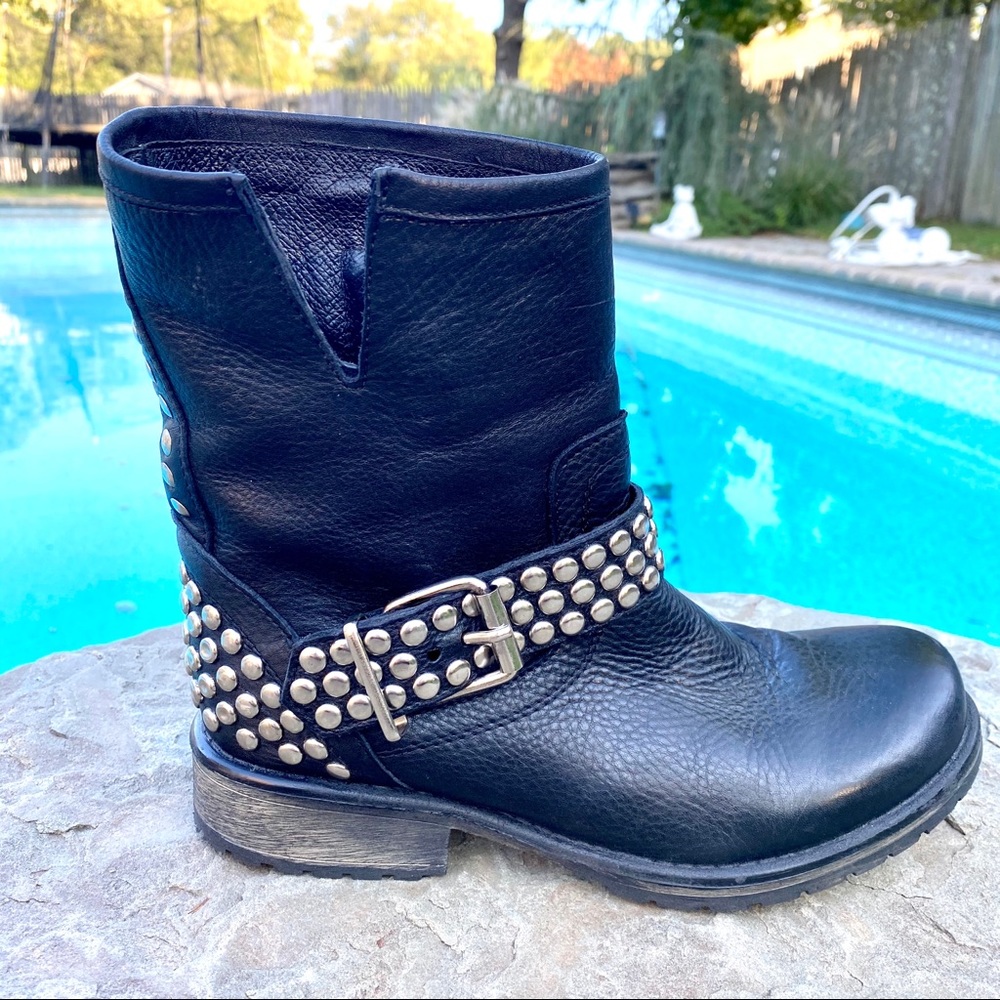 Steve Madden Women’s Blk Leather Moto Stud Boots